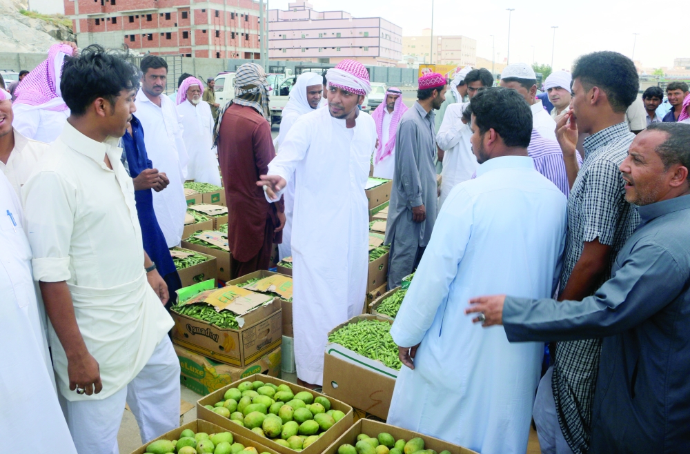 حلقة مكة في قبضة سماسرة الخضار المدينة