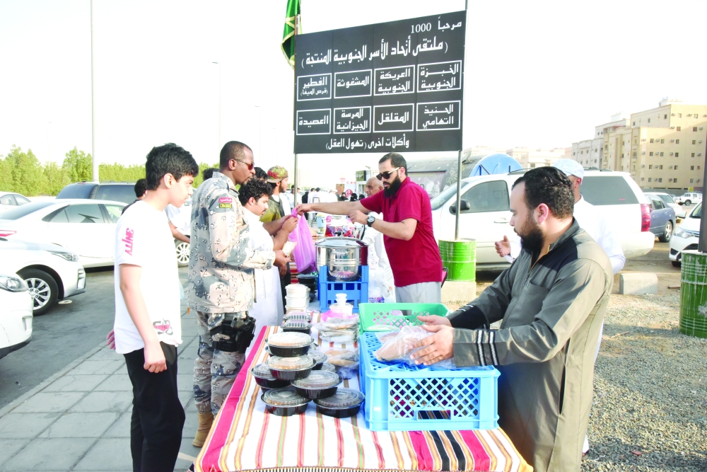 أكلات الجنوب الشعبية تجذب أهالي جدة المدينة