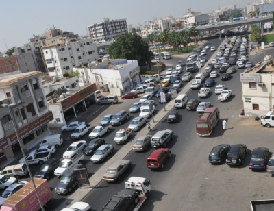 زحام وفوضى في شارع الستين بجدة في غياب المرور المدينة